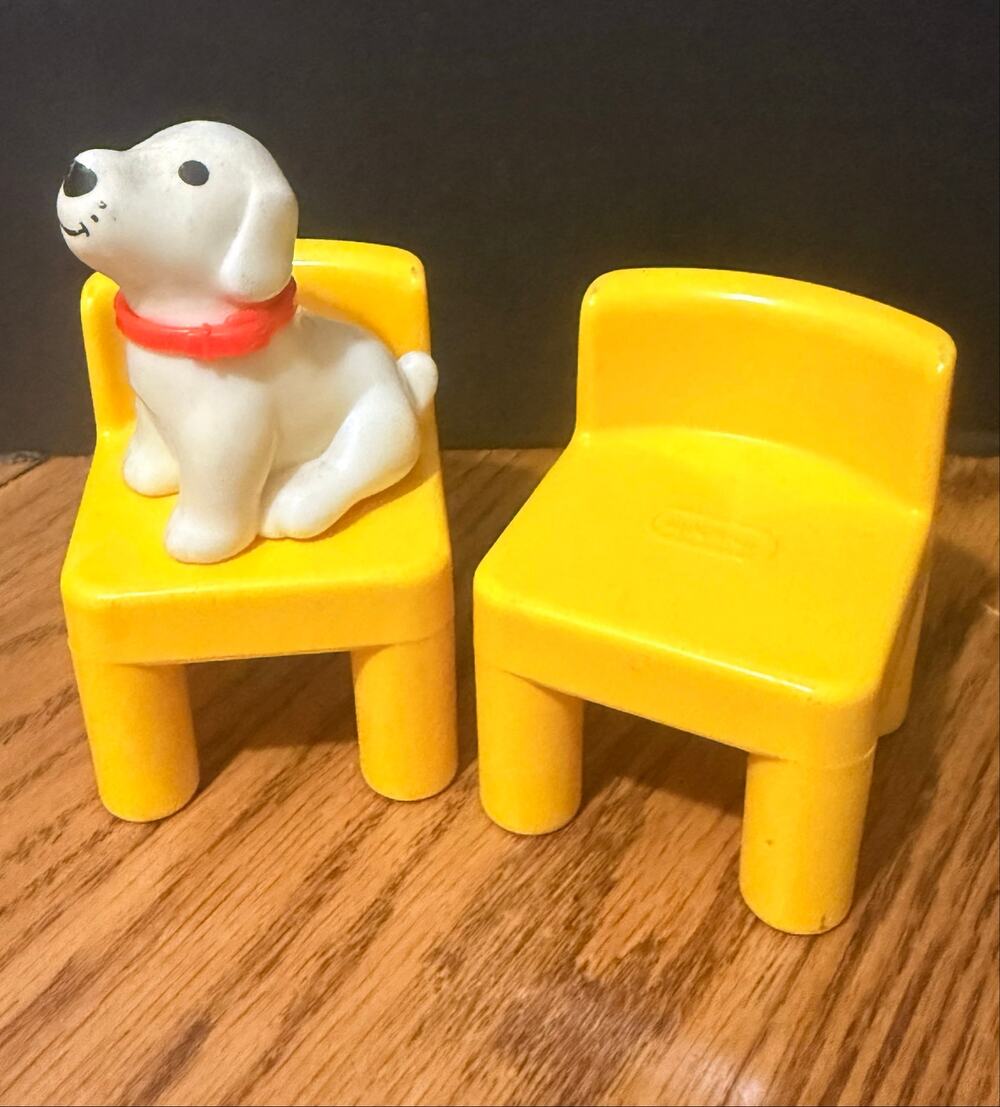 Little Tikes dollhouse replacement yellow chairs & swivel head puppy 1990’s